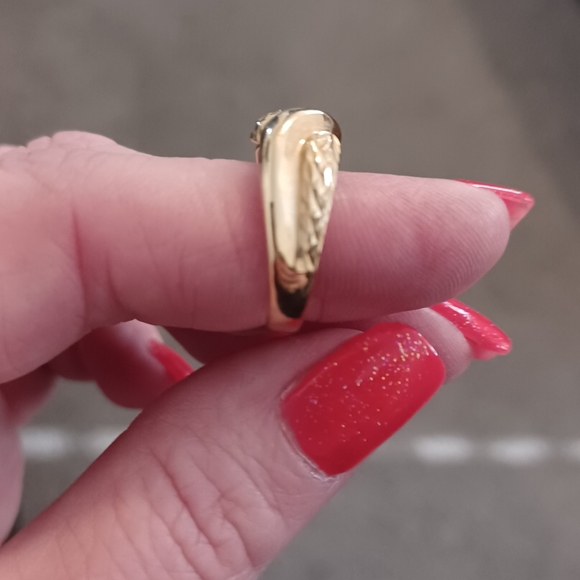 Ring - Picture 2 of 3